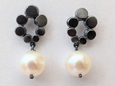 silver stud earrings pearl