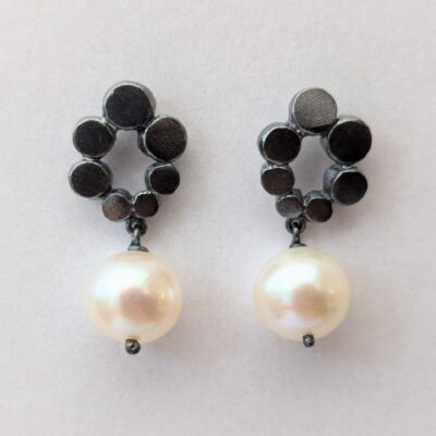 silver oxidised stud earring pearl