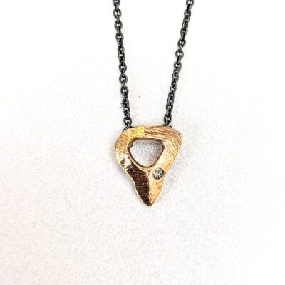 gold diamond pendant