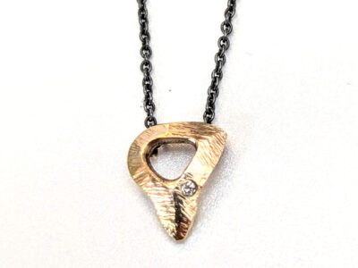 gold diamond pendant