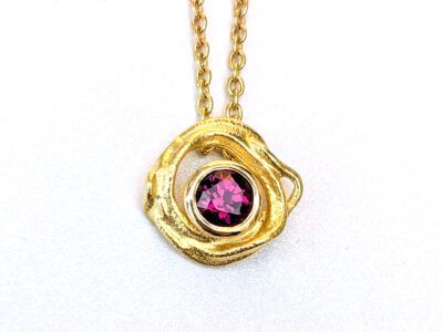 Ruby gold bay pendant