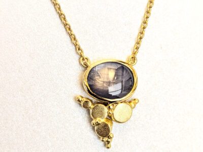 sapphire gold pendant